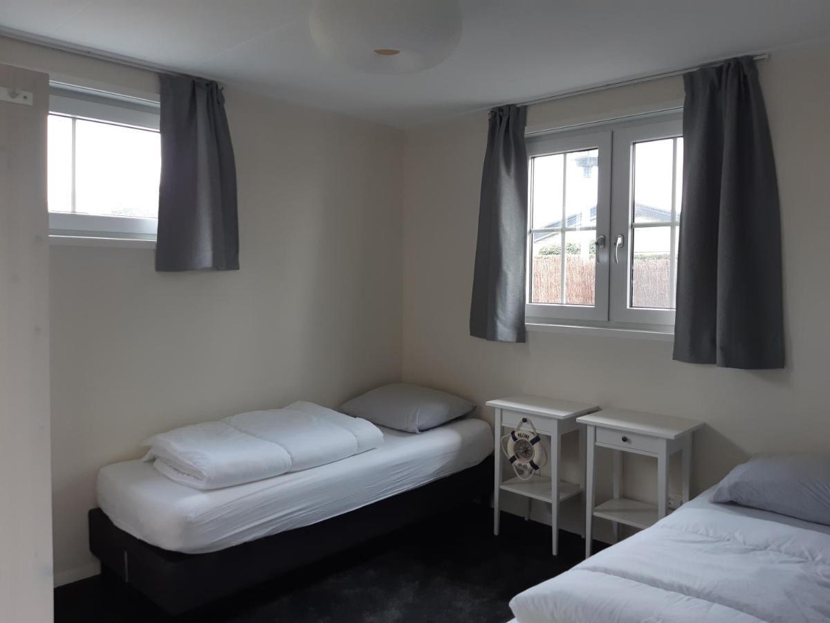 Holiday home Nieuwe Beachbungalow Aan Ijsselmeer 39 24 Four Seasons *